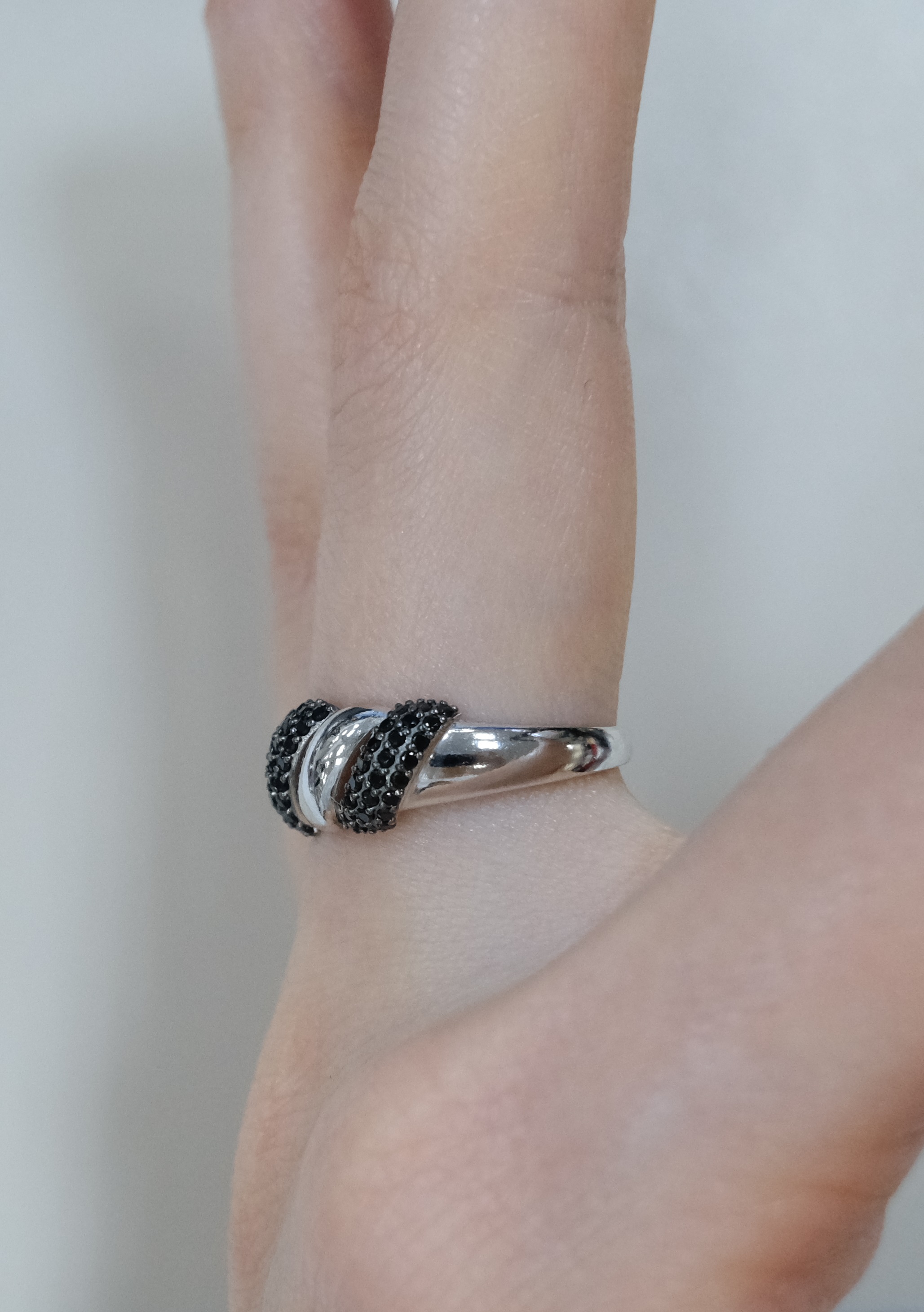 Серебряное кольцо со шпинелью